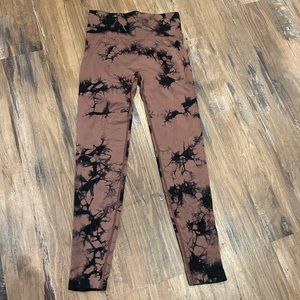 NWOT - SCRUNCH BUM LEGGINGS - EXCELLENT CONDITION